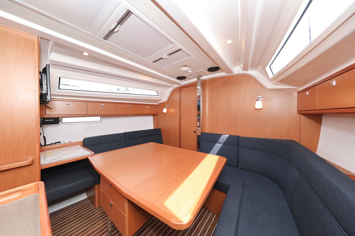 Photo #14 - Bavaria Cruiser 37 - 3 cab. (Spectrum) in Pirovac - 36672