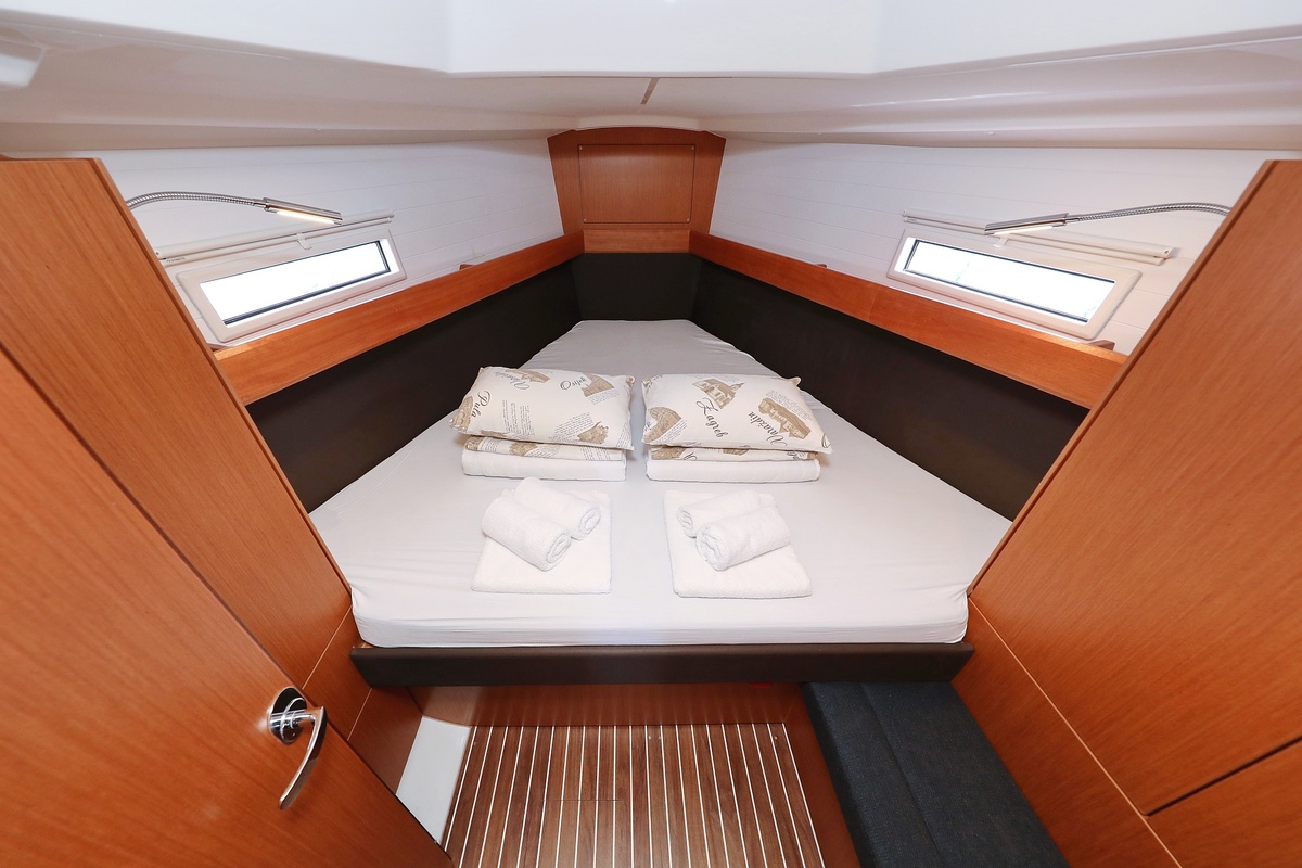 Photo #18 - Bavaria Cruiser 37 - 3 cab. (Spectrum) in Pirovac - 36672
