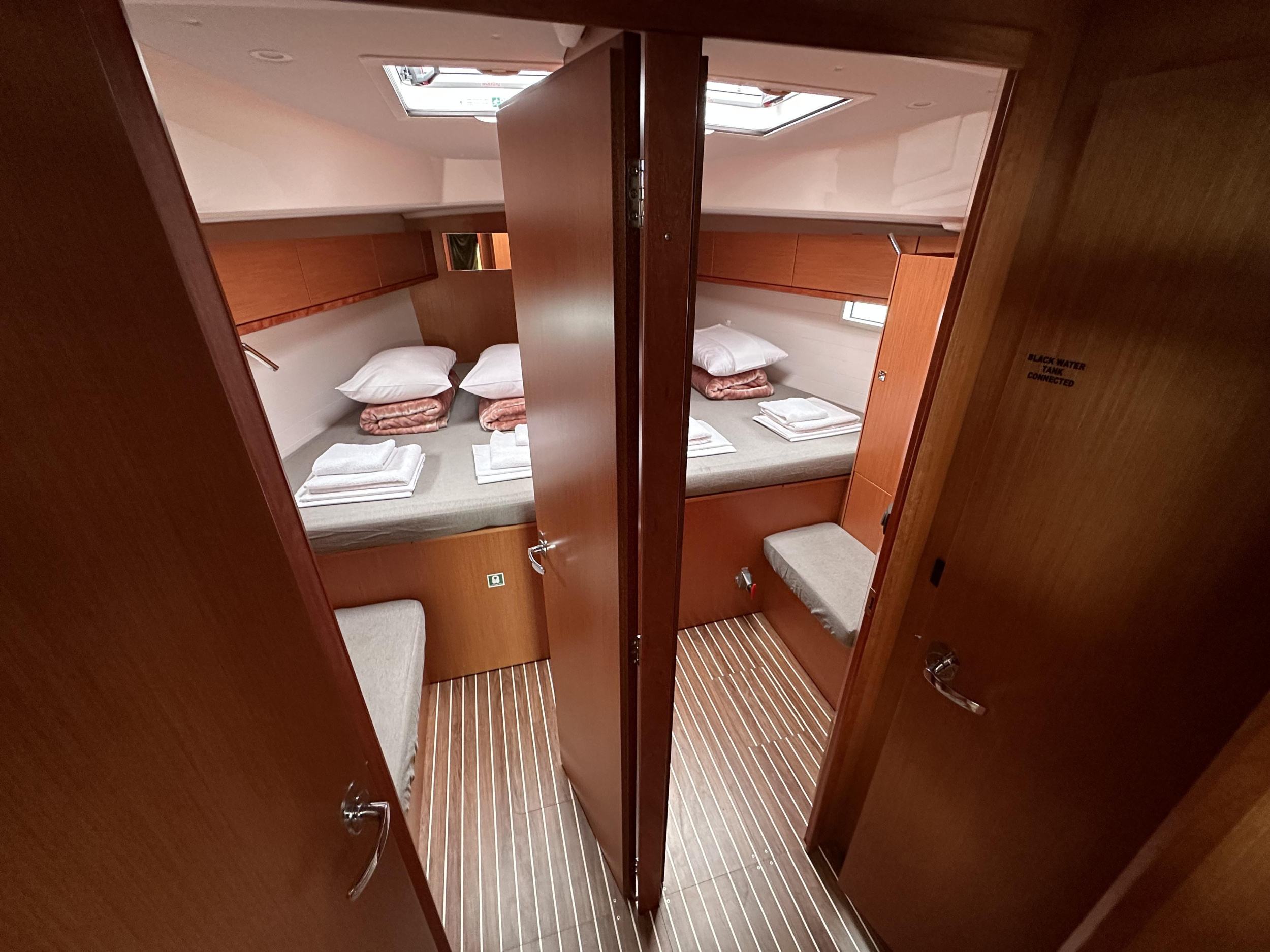 Photo #8 - Bavaria Cruiser 46 Style - 4 cab. (Veatriki) in Athens - 36678