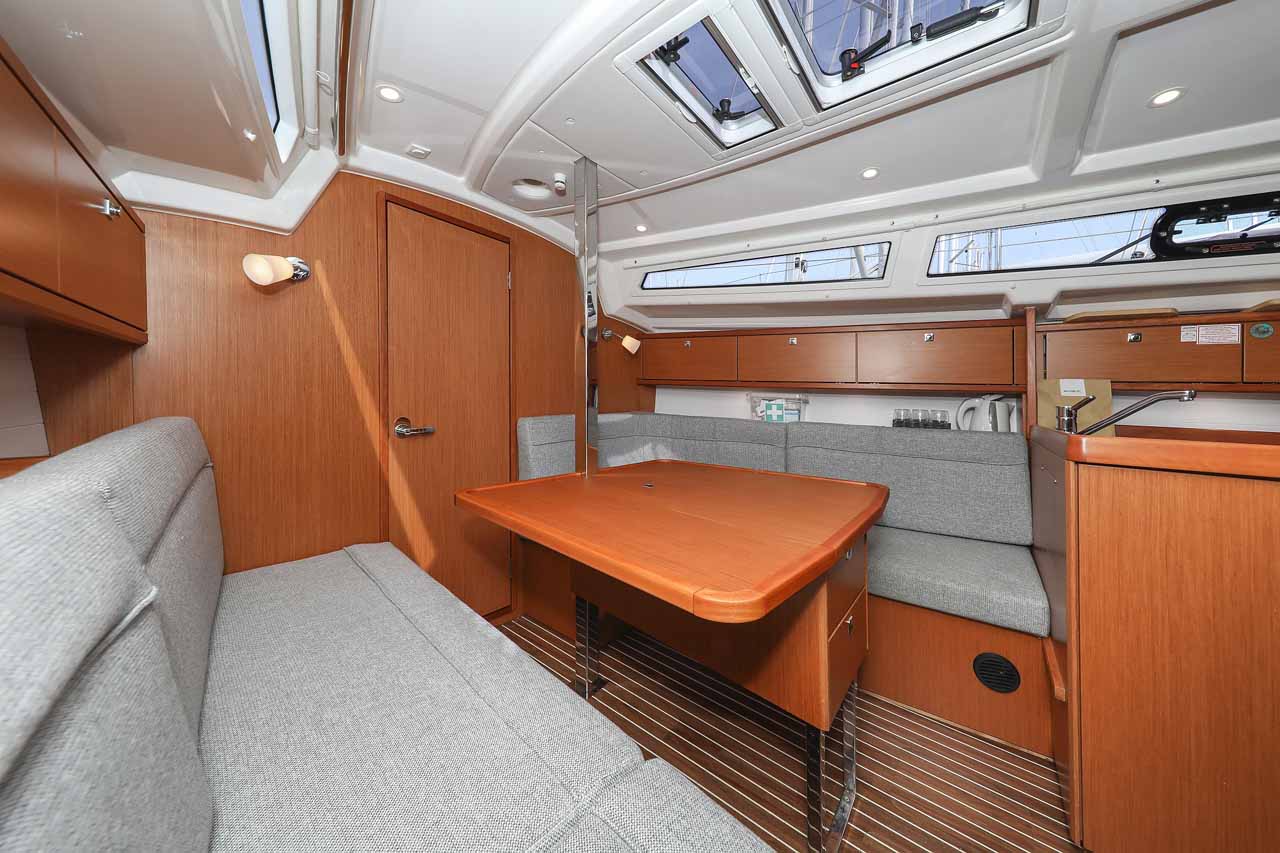 Photo #7 - Bavaria Cruiser 34 - 2 cab. (Funky 4ever) in Biograd - 36679