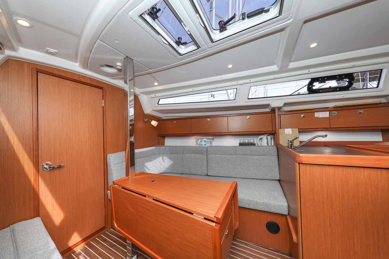 Photo #8 - Bavaria Cruiser 34 - 2 cab. (Funky 4ever) in Biograd - 36679