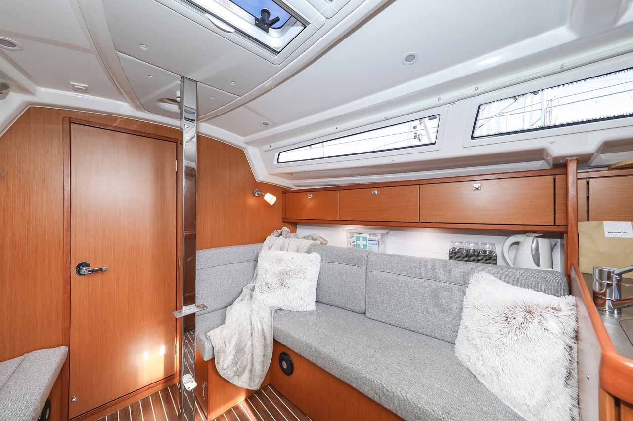 Photo #9 - Bavaria Cruiser 34 - 2 cab. (Funky 4ever) in Biograd - 36679