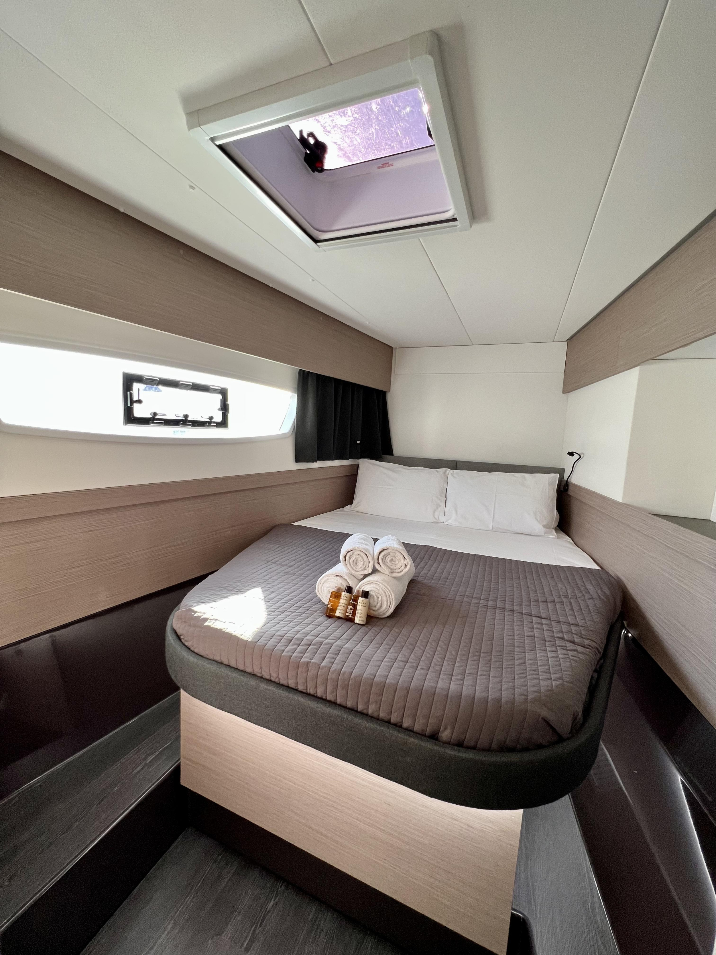Photo #18 - Fountaine Pajot Elba 45 - 5 cab. (Sea Energy II) in Athens - 36693