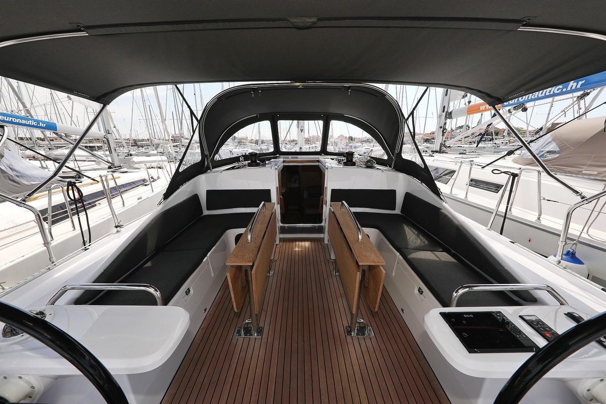 Photo #6 - Elan Impression 45 - 3 cab. (Starlight) en Biograd - 36716