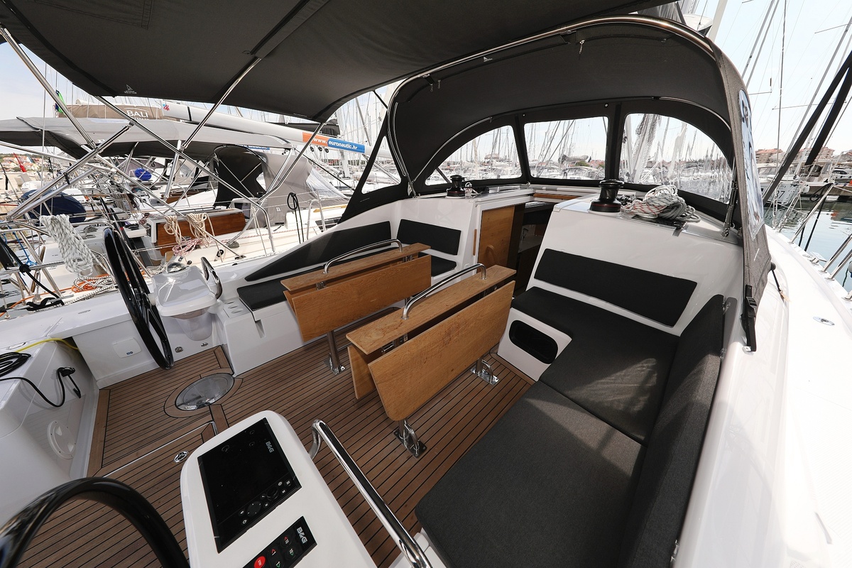 Photo #7 - Elan Impression 45 - 3 cab. (Starlight) en Biograd - 36716