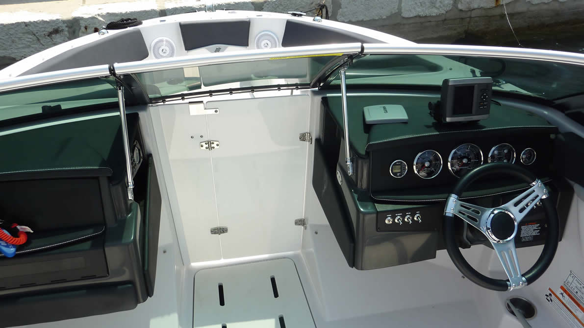 Photo #6 - Four Winns H210 (Black Pearl) in Tribunj - 36735