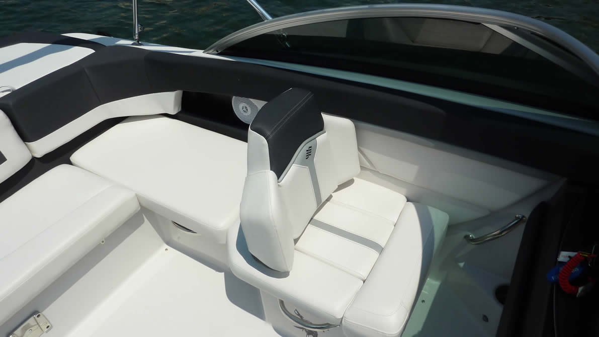Photo #11 - Four Winns H210 (Black Pearl) in Tribunj - 36735