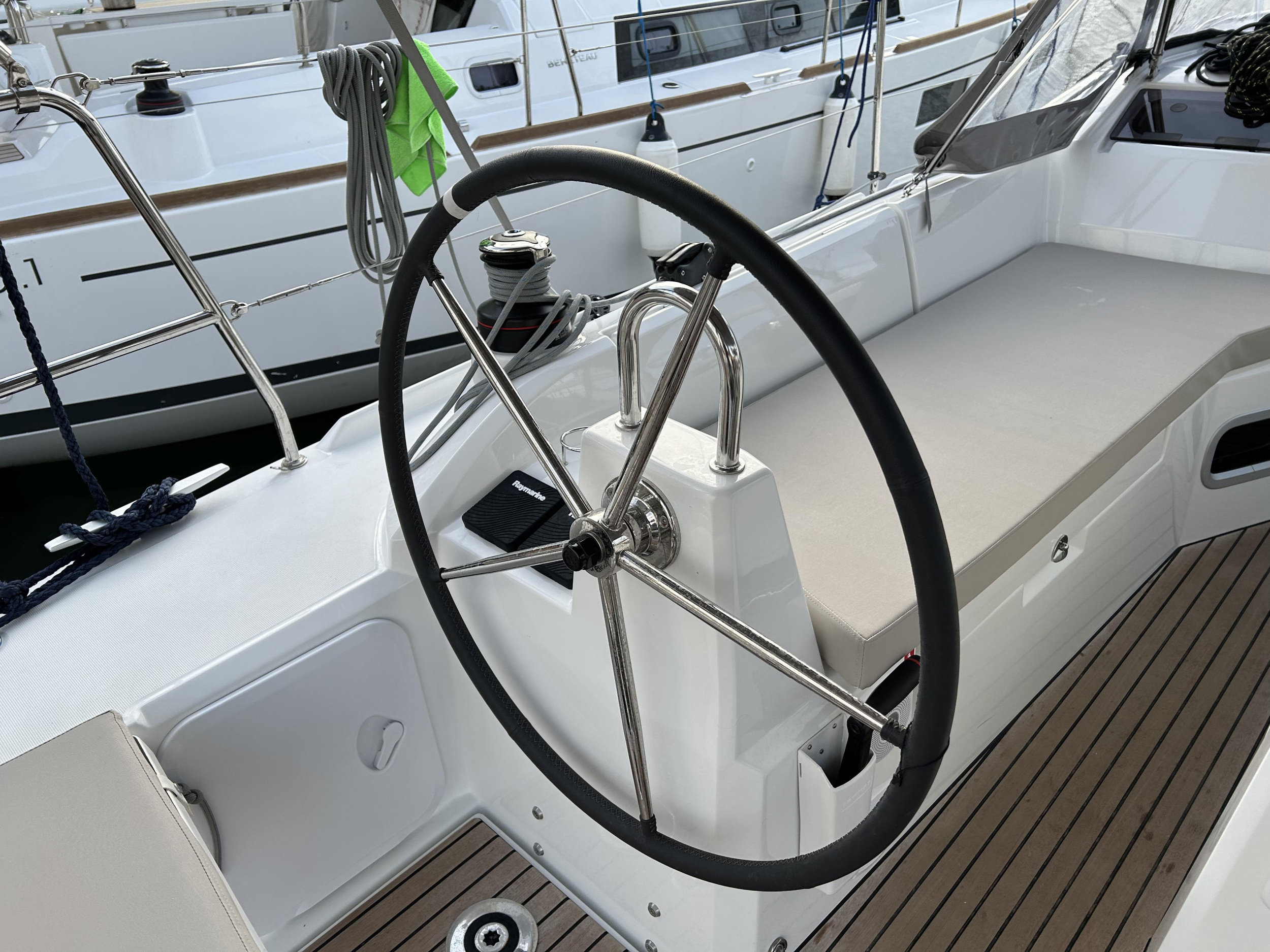 Photo #7 - Oceanis 34.1 - 3 cab. (Sail Altair) in Orhaniye - 36743