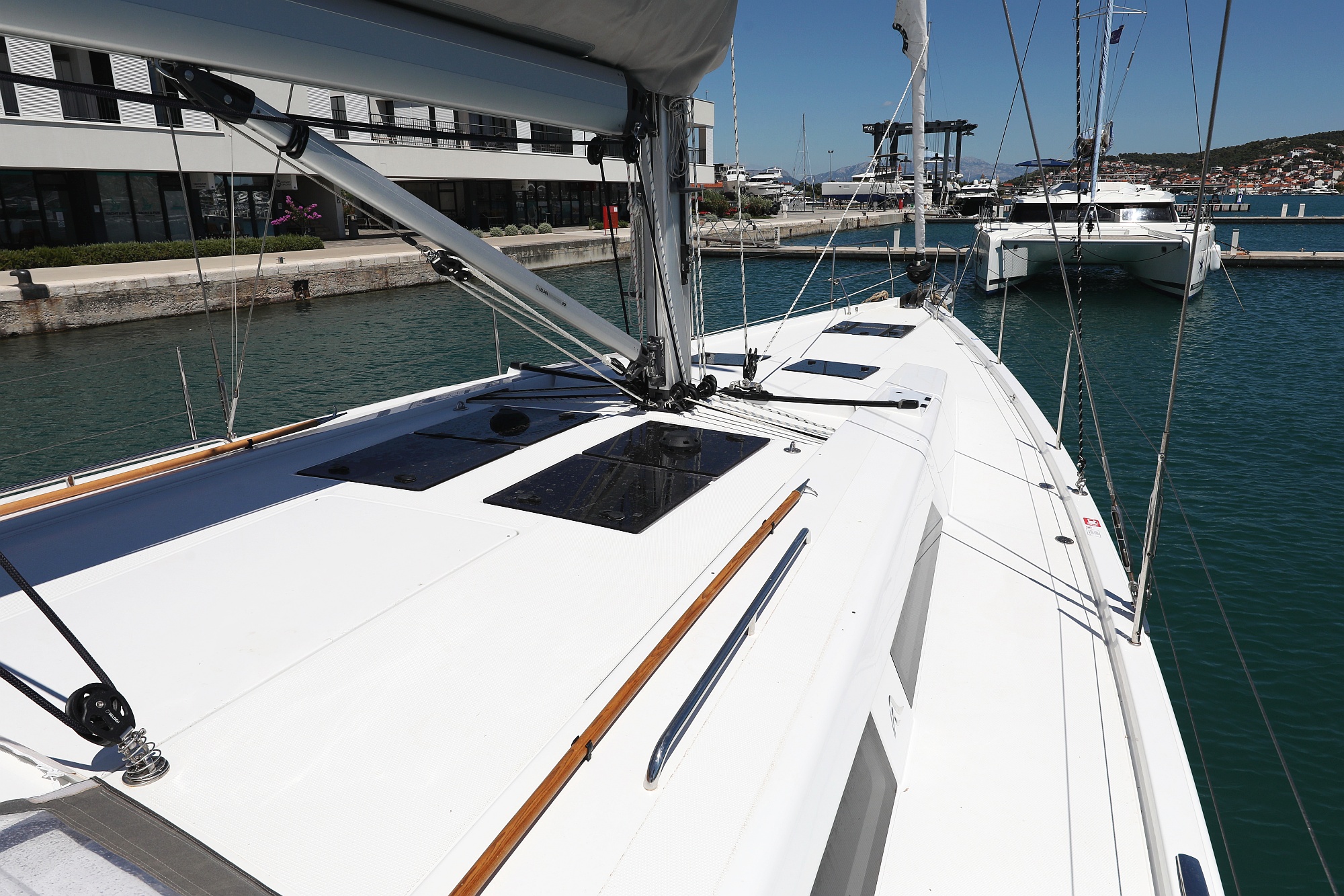 Photo #4 - Hanse 508 - 4 + 1 cab. (Charlabelle - OW) en Trogir - 36750