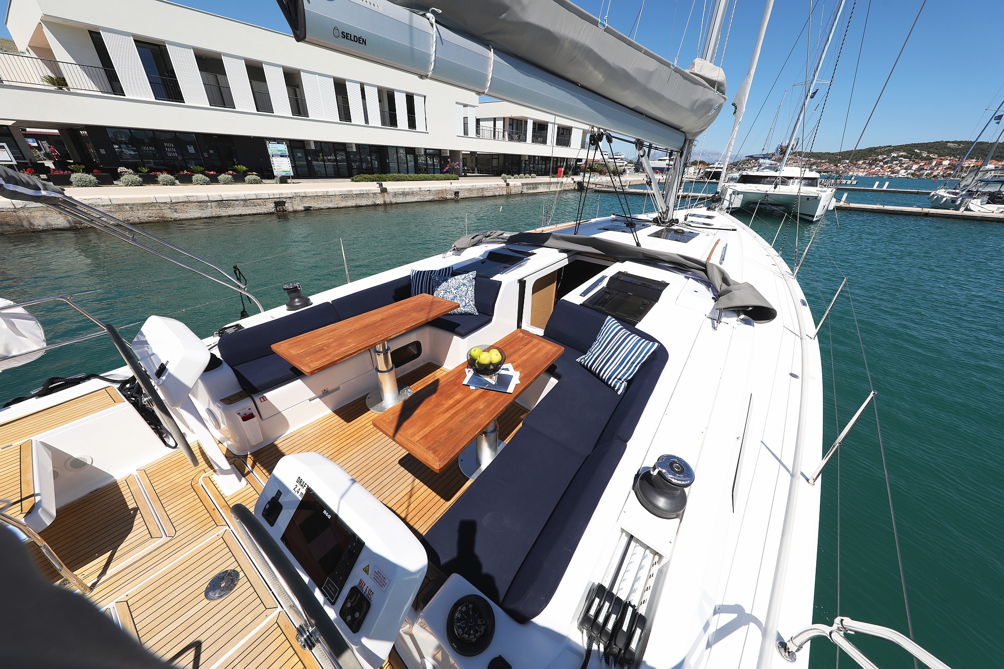 Photo #5 - Hanse 508 - 4 + 1 cab. (Charlabelle - OW) en Trogir - 36750