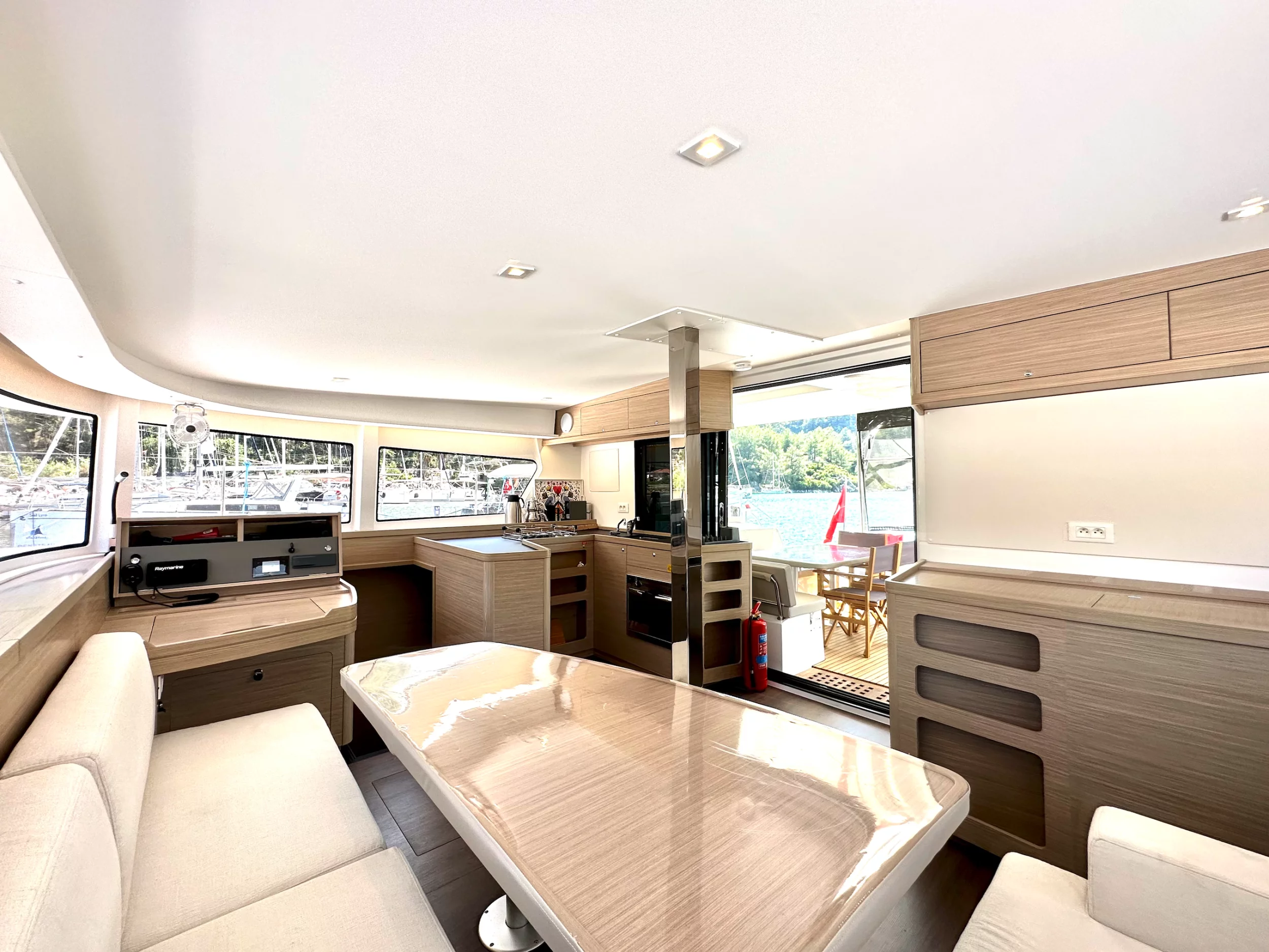 Lagoon 42 - 4 + 2 cab. (Sail Electra)  - 14