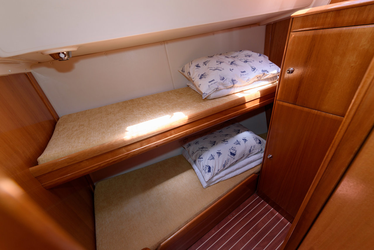 Photo #8 - Bavaria 46 Cruiser (Martina) en Trogir - 36741