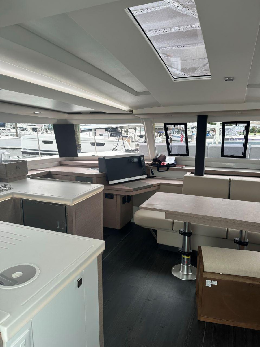 Photo #7 - Fountaine Pajot Astrea 42 Maestro (Just Live) in Nanny Cay - 36869
