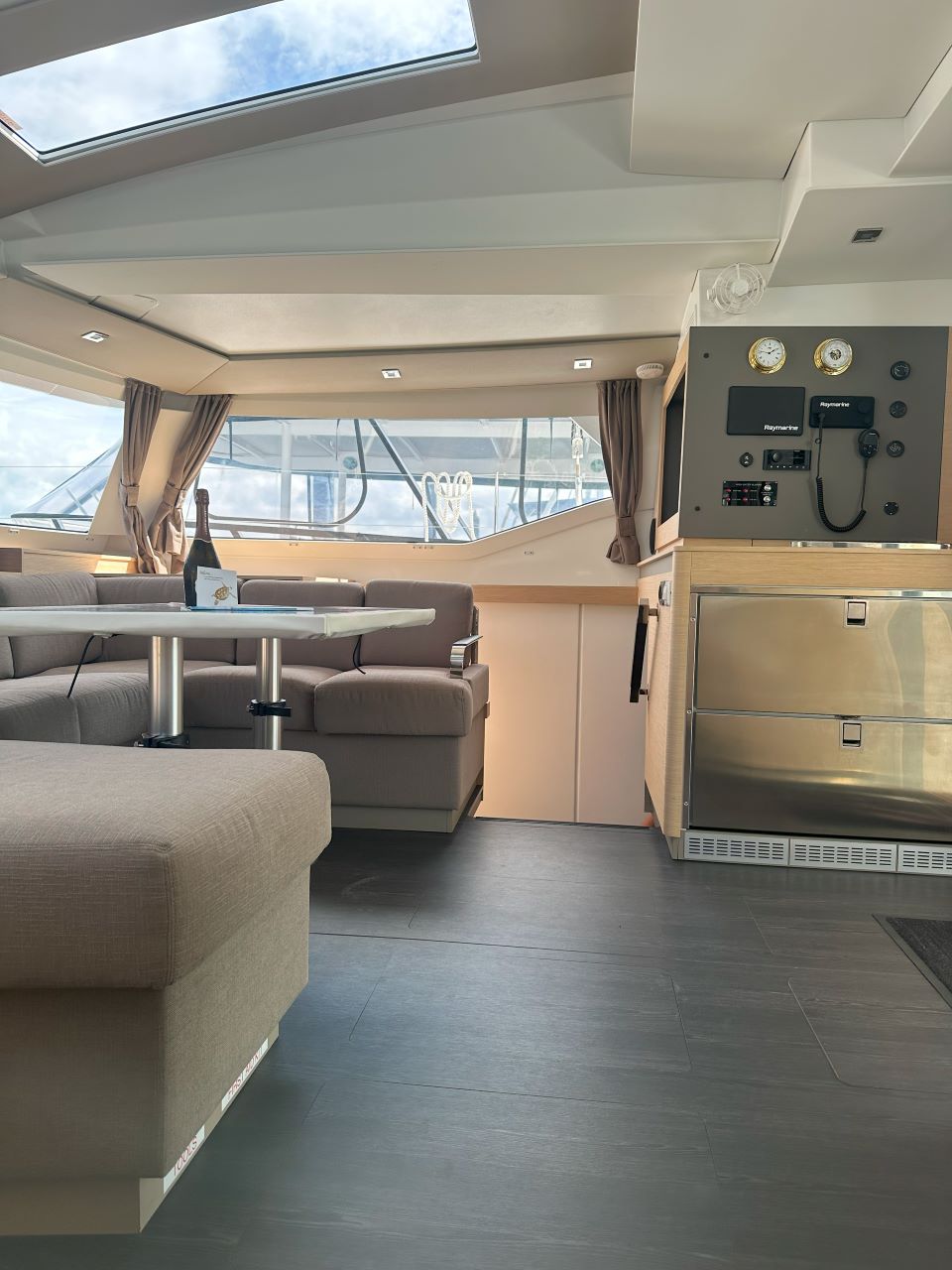 Photo #5 - Fountaine Pajot Elba 45 - 4 cab. (FOLLOW THE SUN) in Airlie Beach - 36888