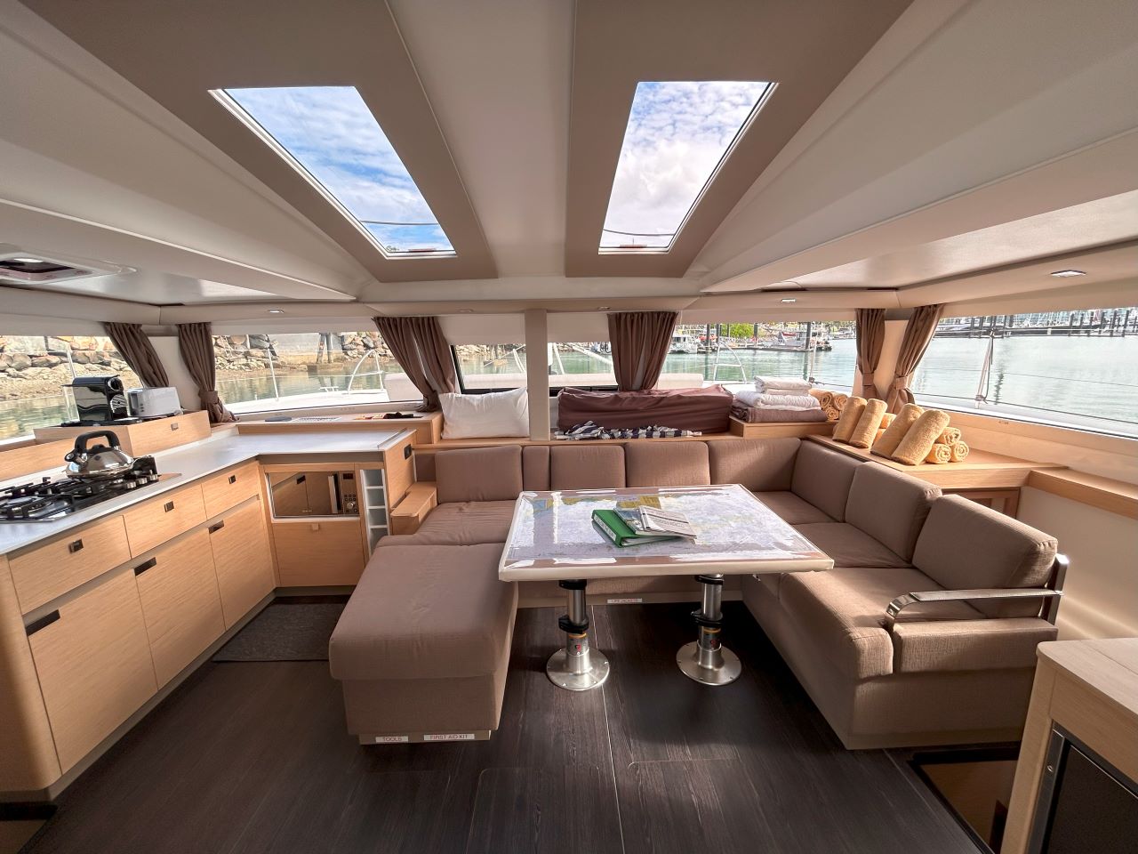 Photo #6 - Fountaine Pajot Elba 45 - 4 cab. (FOLLOW THE SUN) in Airlie Beach - 36888