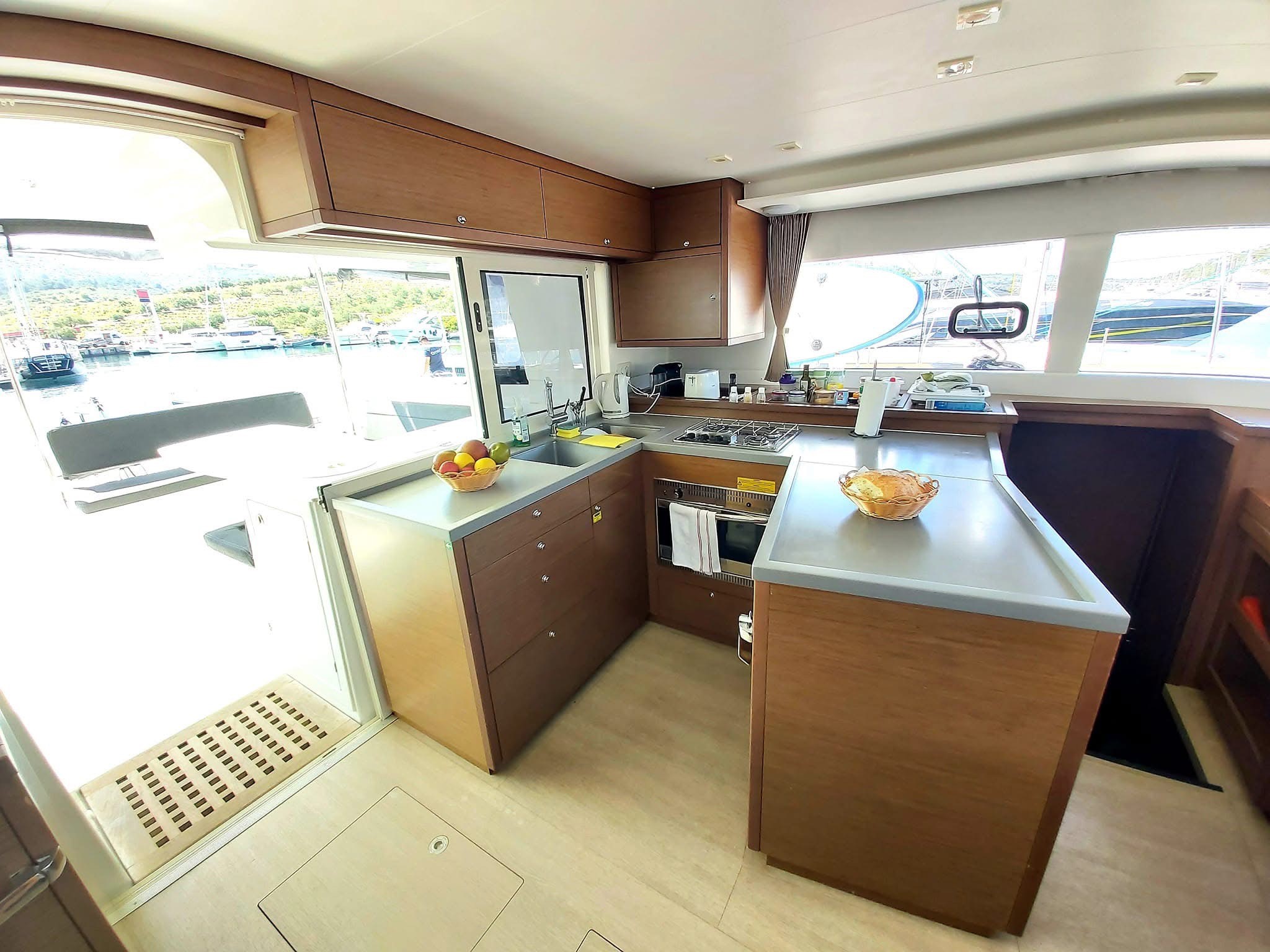 Photo #8 - Lagoon 450 F - 4 + 2 cab. (Red Twin II) en Primosten - 36908