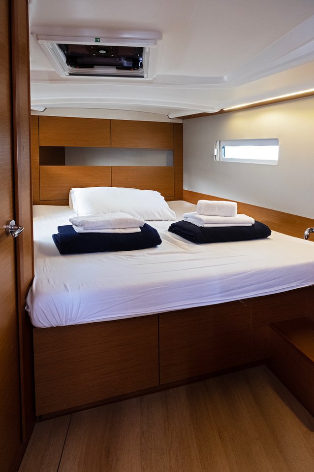 Photo #7 - Sun Odyssey 410 - 3 cab. (Sky Kiss) in Split - 36948