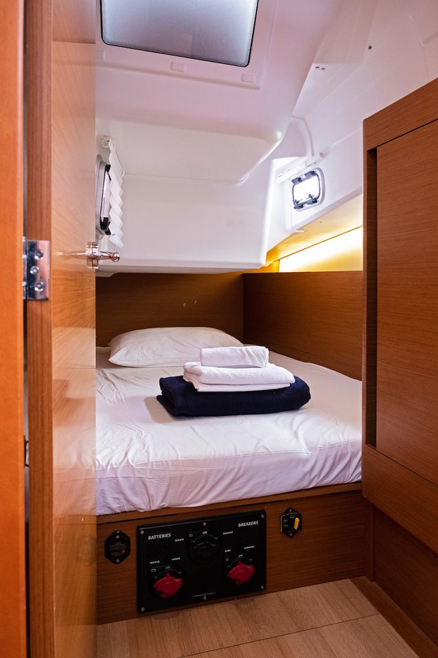 Photo #8 - Sun Odyssey 410 - 3 cab. (Sky Kiss) in Split - 36948