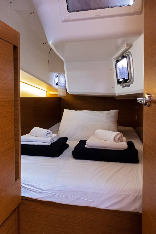 Photo #9 - Sun Odyssey 410 - 3 cab. (Sky Kiss) in Split - 36948