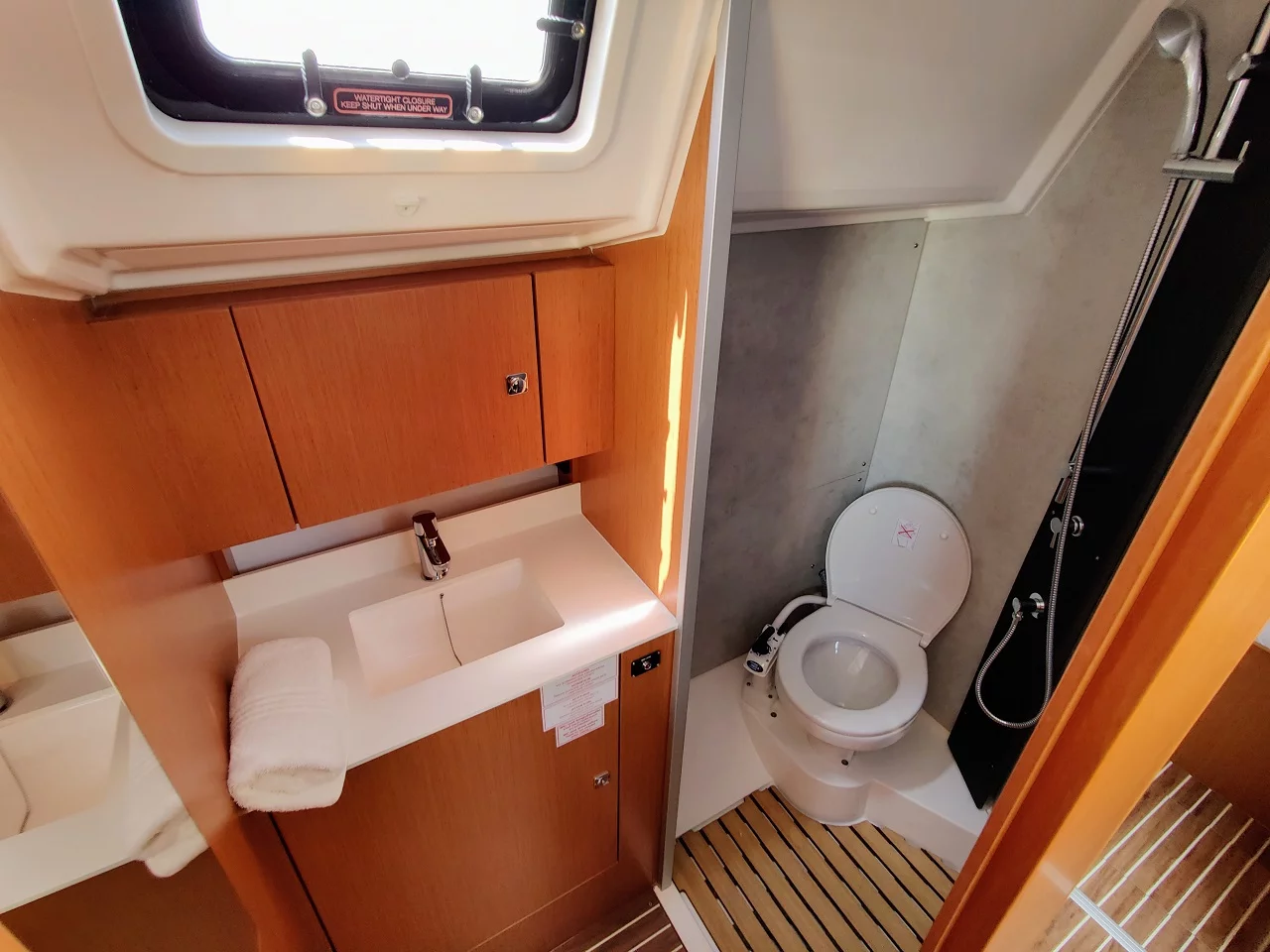 Bavaria C42 (Relax)  - 14