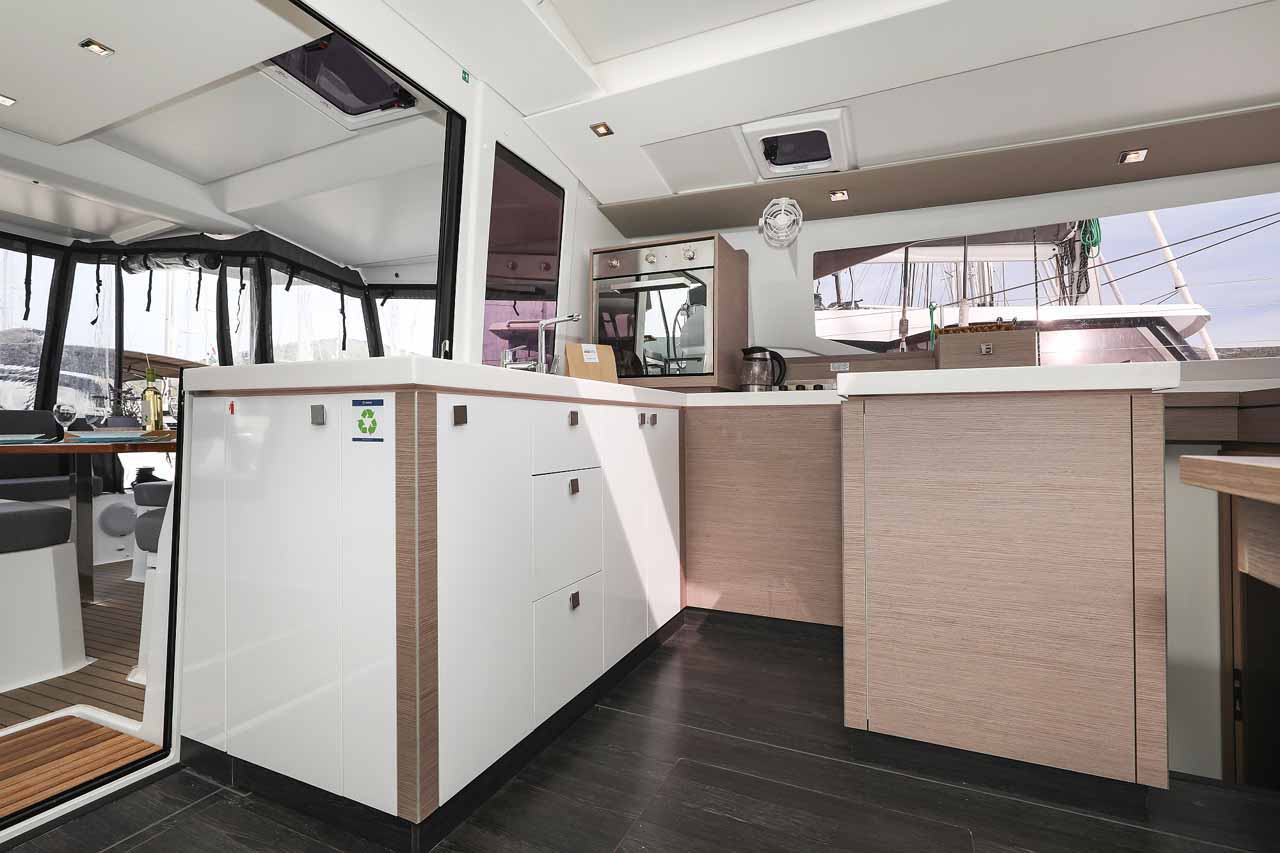 Photo #14 - Fountaine Pajot Astrea 42 - 4 + 1 cab. (Ariel) en Trogir - 36993