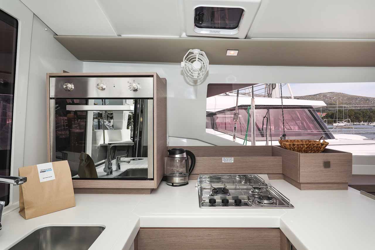 Photo #17 - Fountaine Pajot Astrea 42 - 4 + 1 cab. (Ariel) en Trogir - 36993