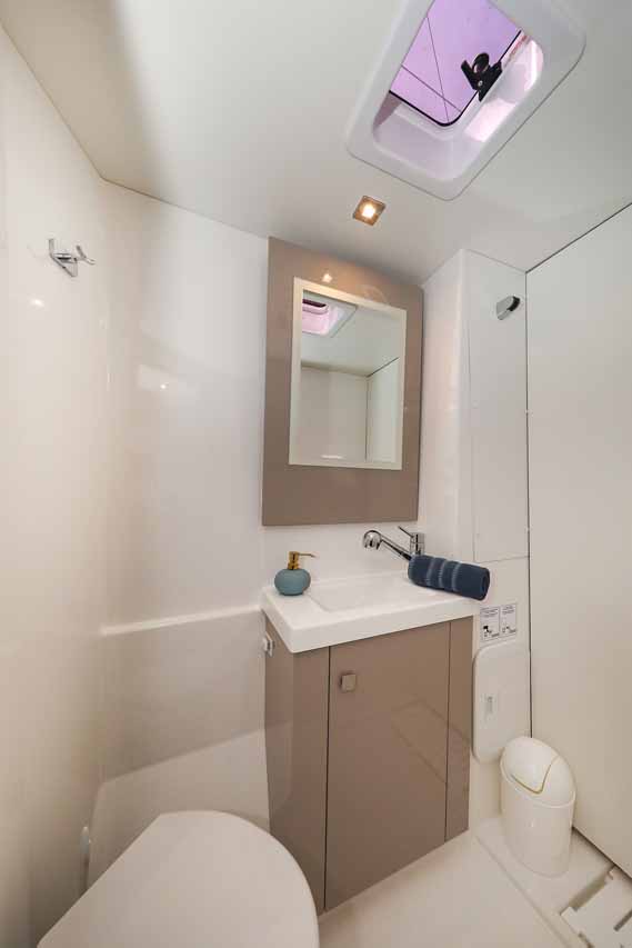 Photo #24 - Fountaine Pajot Astrea 42 - 4 + 1 cab. (Ariel) en Trogir - 36993