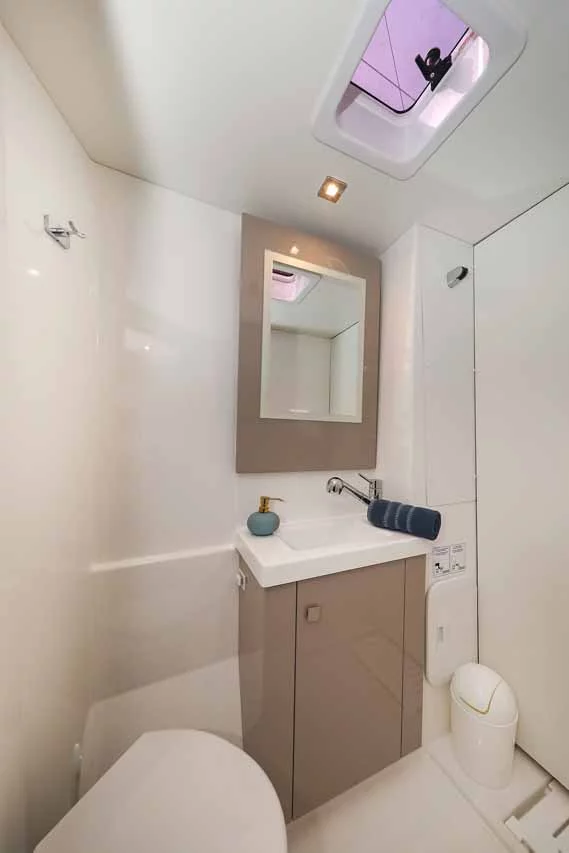 Fountaine Pajot Astrea 42 - 4 + 1 cab. (Ariel)  - 23