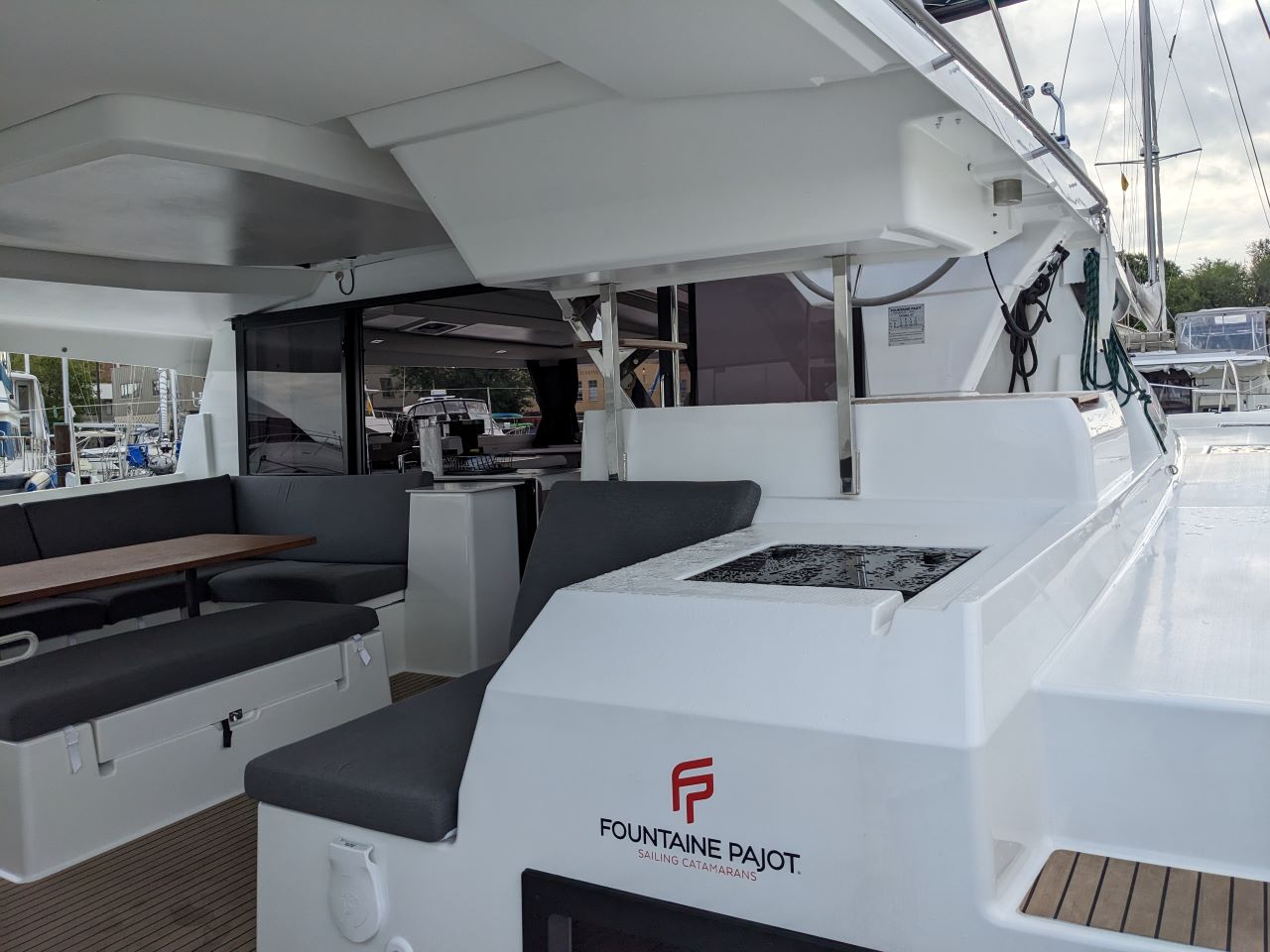 Photo #6 - Fountaine Pajot Tanna 47 - 5 cab. (Dragonfly) in Nanny Cay - 36998