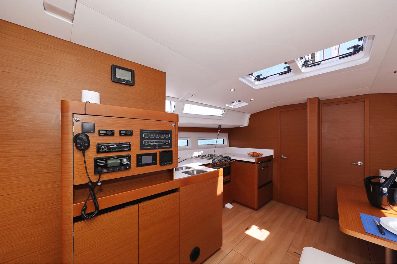 Photo #11 - Sun Odyssey 490 - 5 cab. (Pollux) in Trogir - 37008