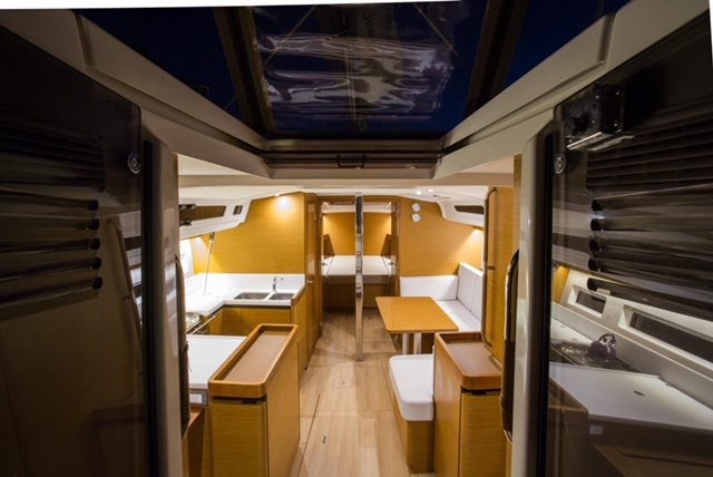 Photo #8 - Sun Odyssey 440 (Deep Water) in Athen - 37054