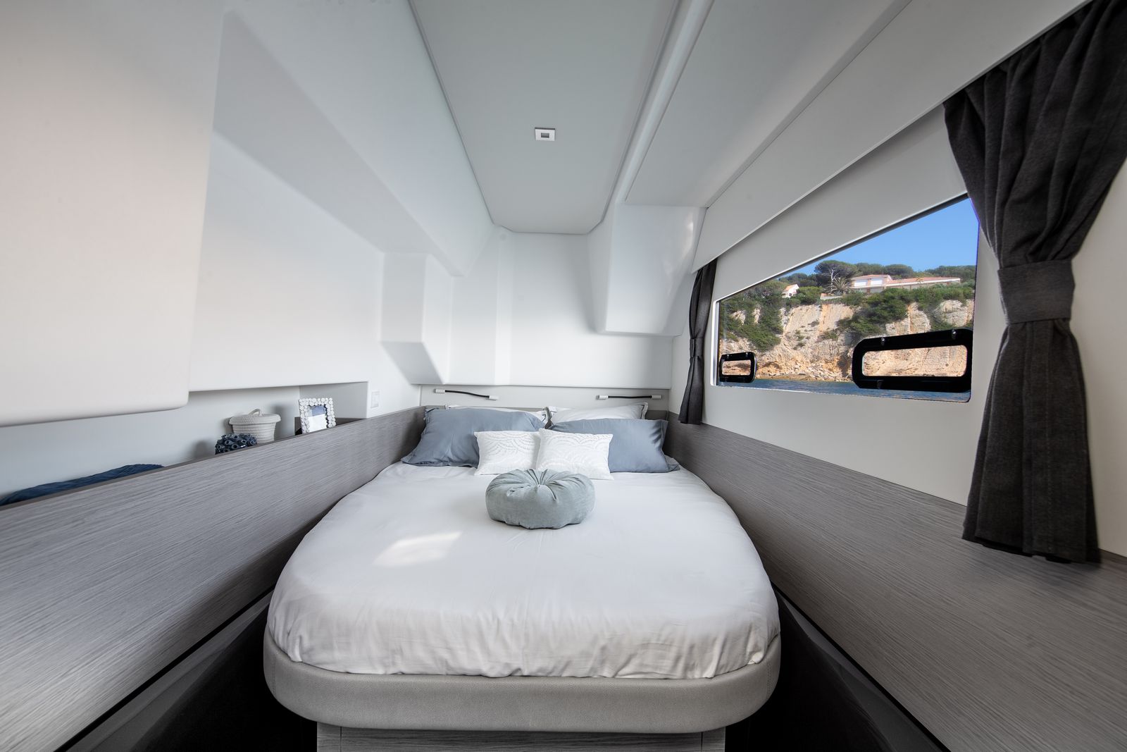 Photo #5 - Fountaine Pajot MY4.S - Maestro (Seas The Day) in Marseille - 37059