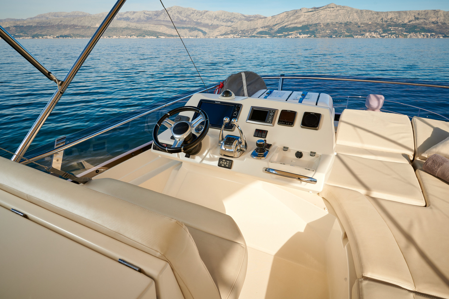 Photo #21 - Prestige 550 Flybridge (Rock) en Podstrana - 37123