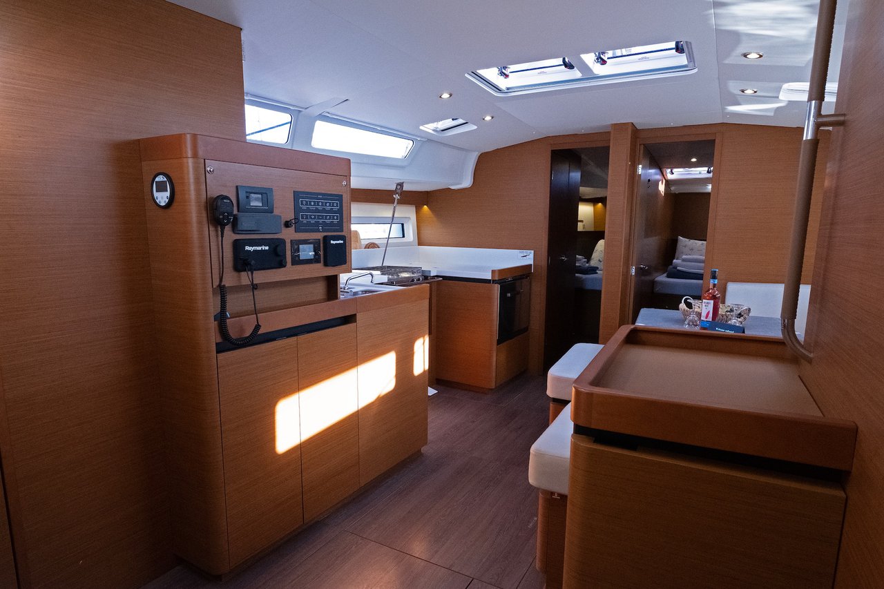 Photo #5 - Sun Odyssey 490 - 4 + 1 cab. (Mystic Kiss) en Split - 37150