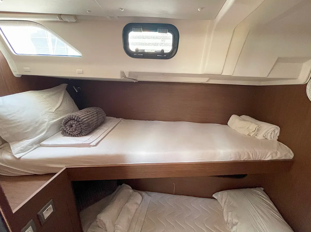 Photo #8 - Oceanis 51.1 - 5 + 1 cab. (Glafki) in Athens - 37217