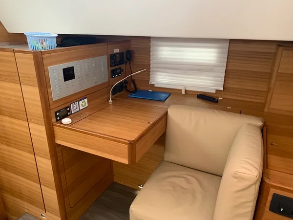 Photo #6 - Elan Impression 50.1 - 5 + 1 cab. (Long Island) in Trogir - 37220