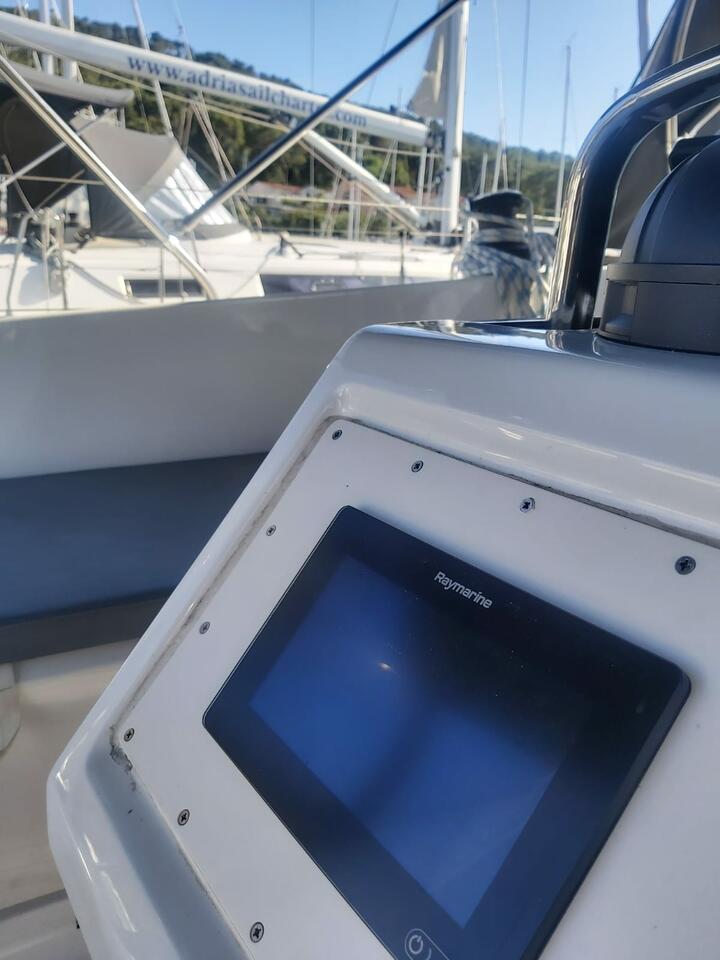 Photo #9 - Bavaria Cruiser 41 - 3 cab. (Livka IV) in Split - 37244