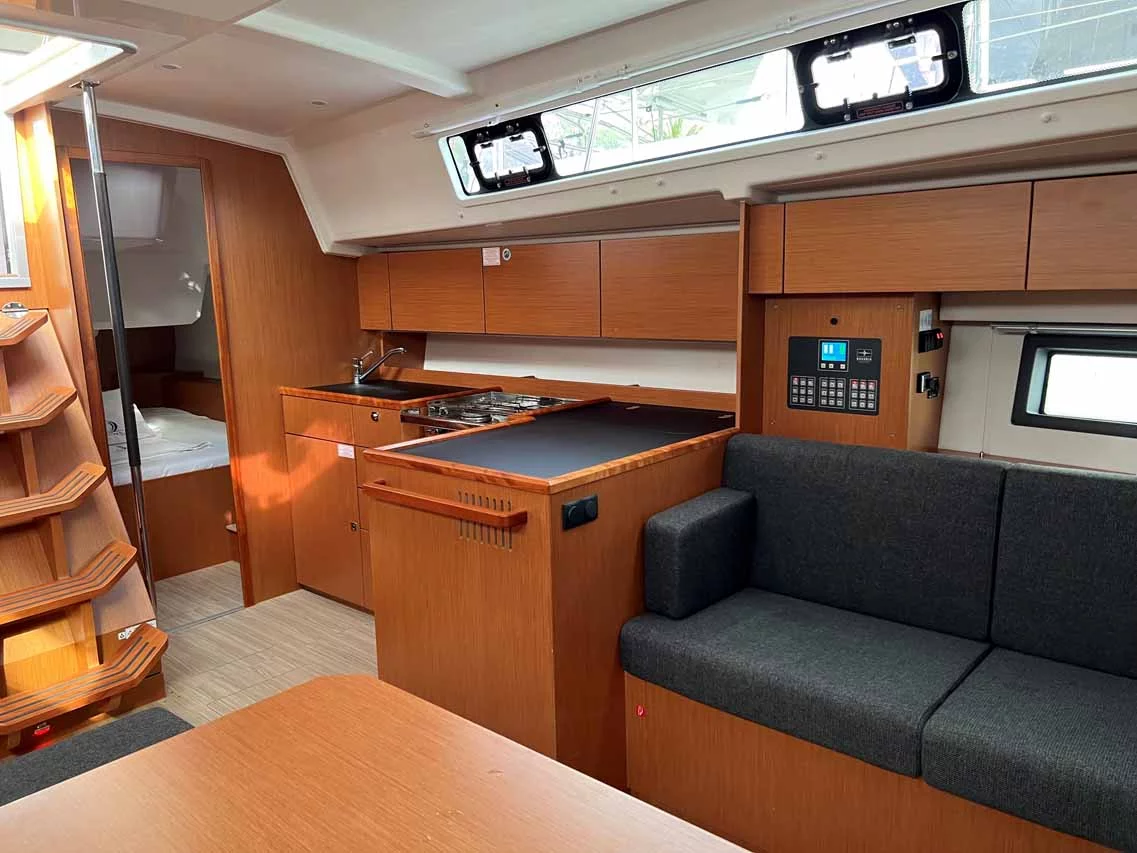 Bavaria C42 (Nava)  - 9