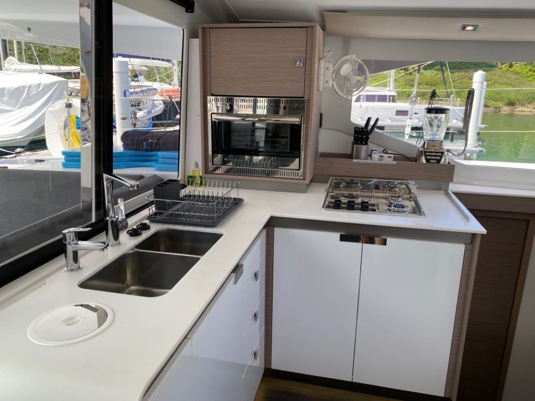 Photo #14 - Fountaine Pajot Isla 40 - 4 cab. (Firefly) in Nanny Cay - 37359