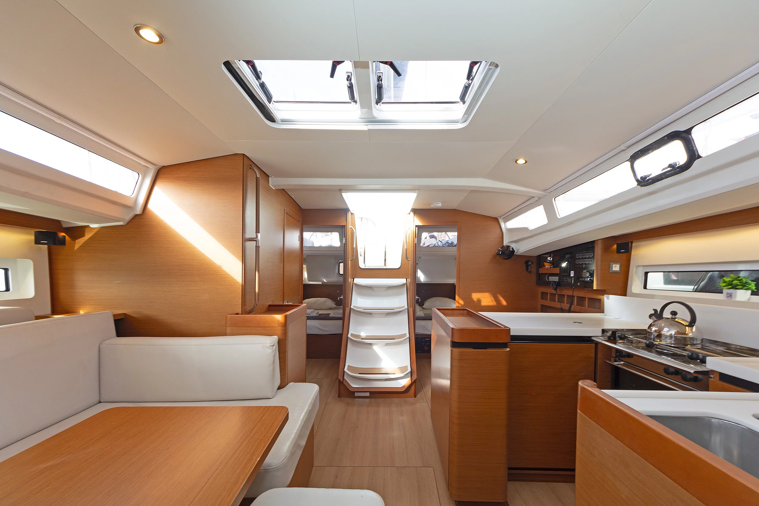 Sun Odyssey 440 (JOLLY ROGER)  - 3