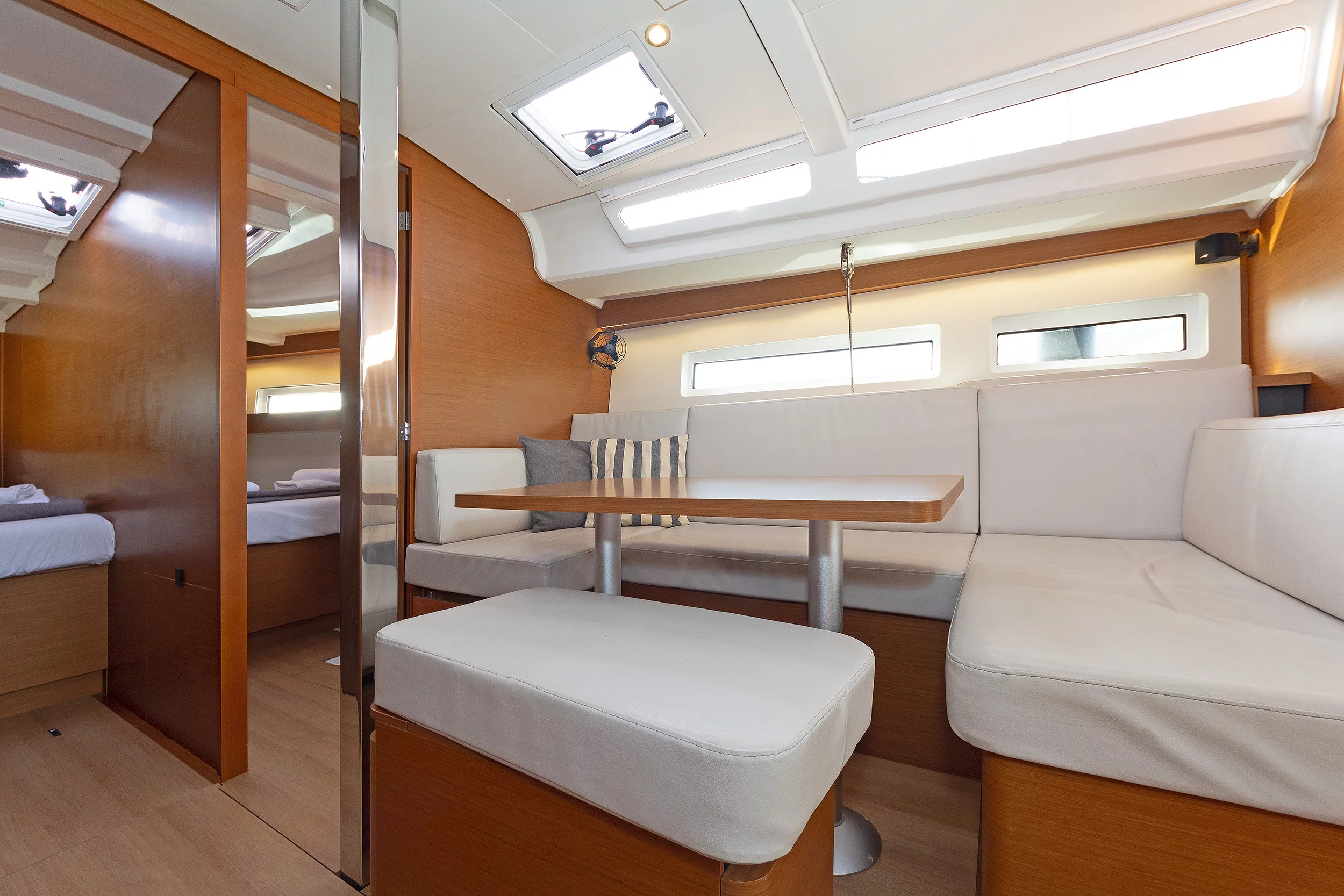 Sun Odyssey 440 (JOLLY ROGER)  - 8