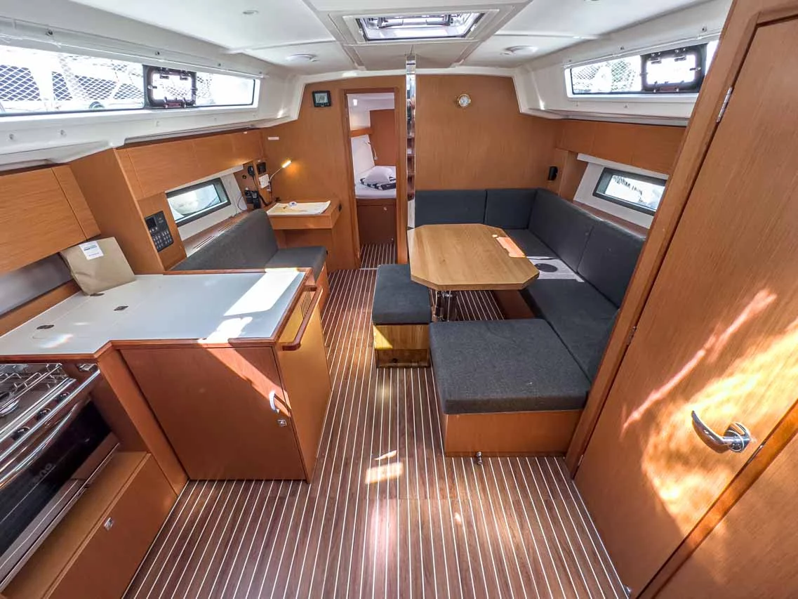 Bavaria C42 (Fräulein Nora)  - 8