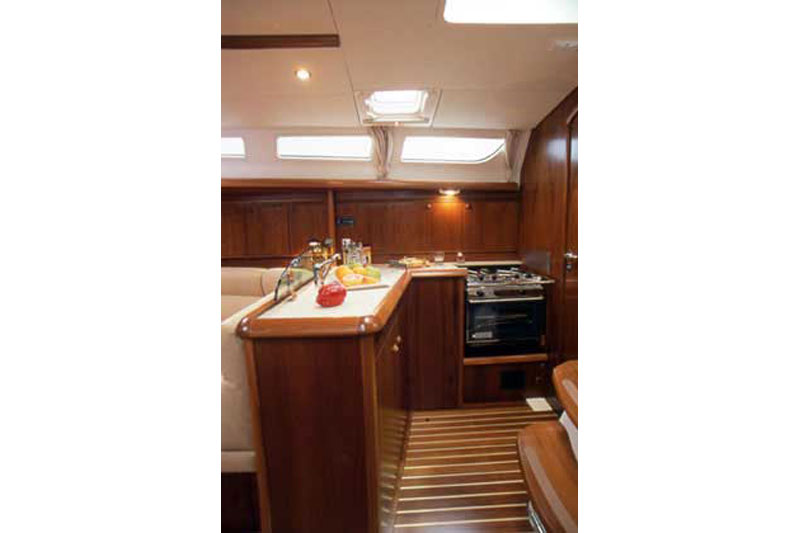 Photo #7 - Sun Odyssey 40.3 (Evina) in Lefkada - 37440