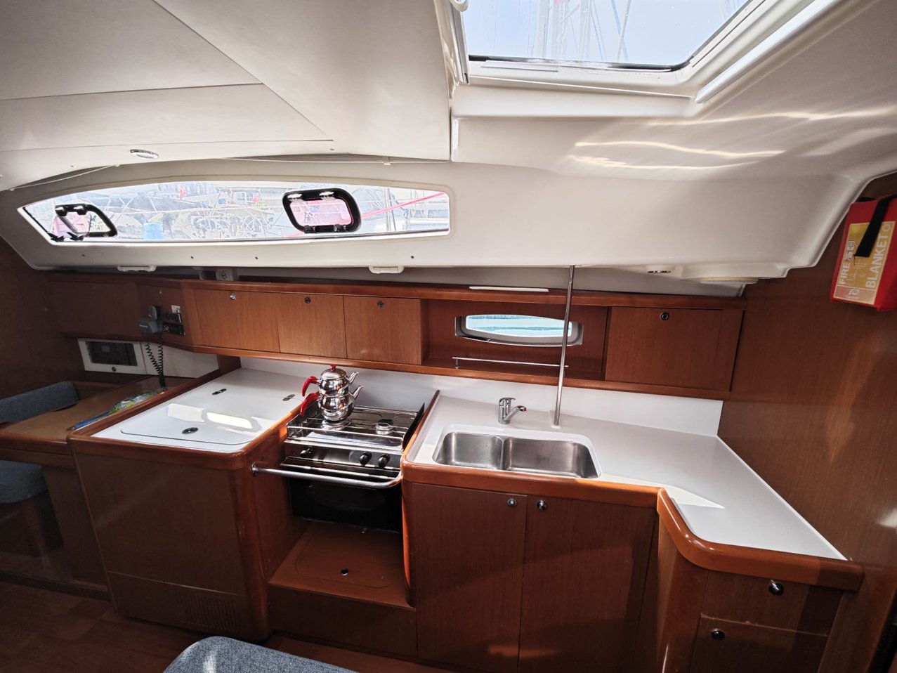 Photo #18 - Oceanis 40 (Violet) in Fethiye - 37445