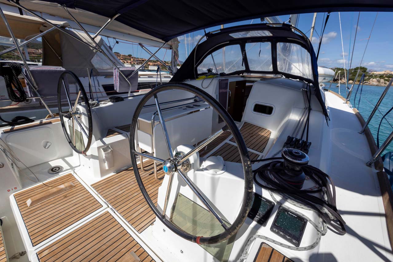 Photo #6 - Sun Odyssey 349 - 2 cab. (In The Mood) in Marina dell'Isola - 37481