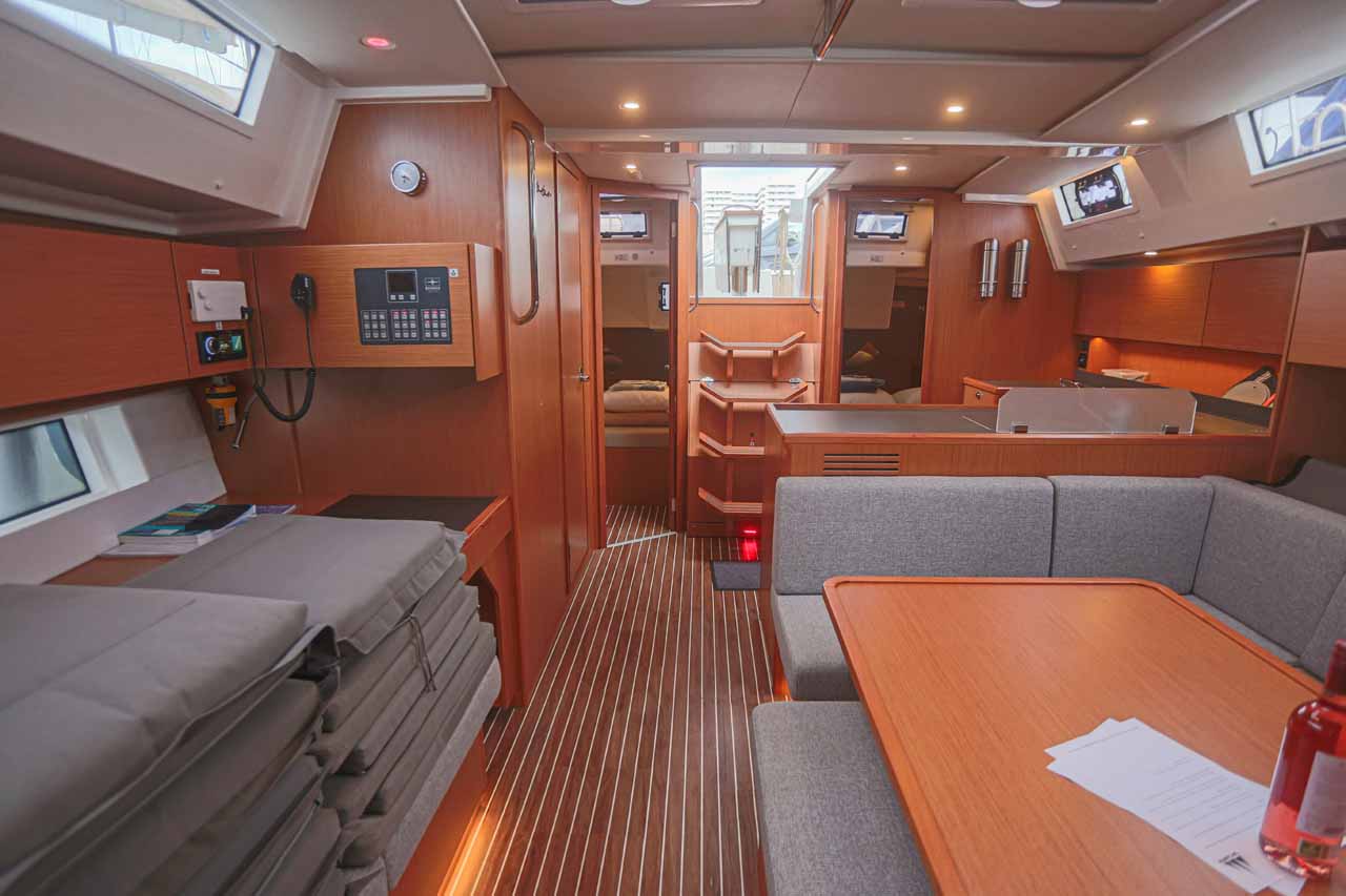 Photo #14 - Bavaria C45 - 4 cab. (Black Velvet) in Palma - 37485