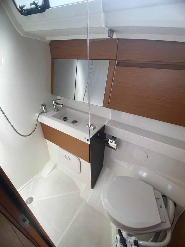 Photo #9 - Sun Odyssey 410 - 3 cab. (Rocketman) in Marina dell'Isola - 37490