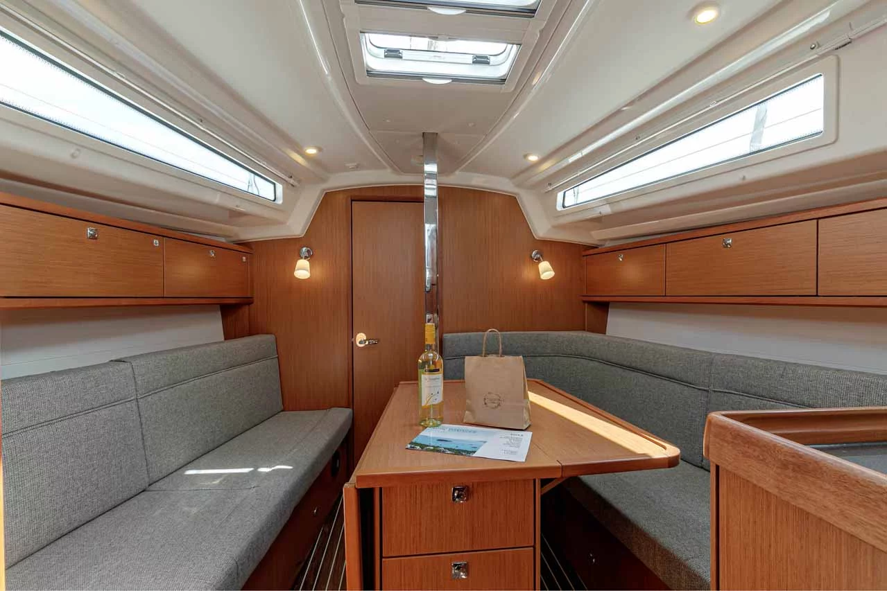 Bavaria Cruiser 34 (Galway Girl)  - 11