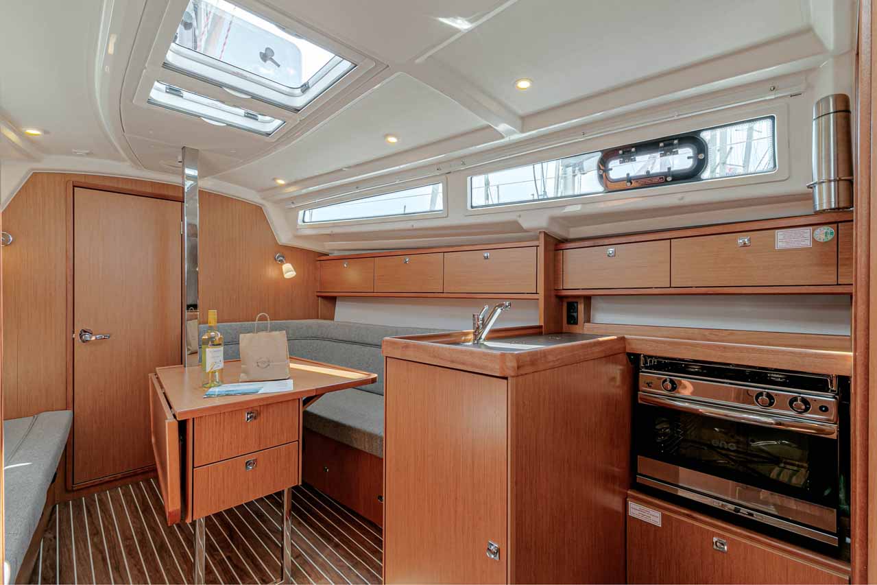 Photo #13 - Bavaria Cruiser 34 (Galway Girl) en Corfú - 37498