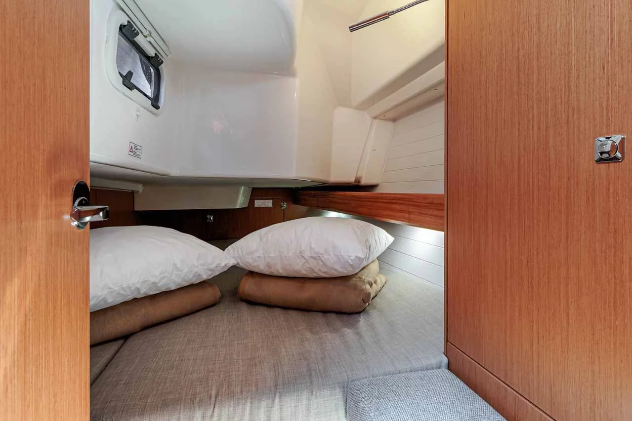 Bavaria Cruiser 34 (Galway Girl)  - 17
